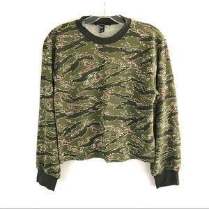 F21 camo crewneck top